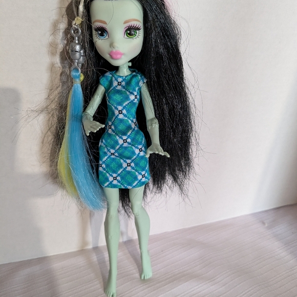 Monster High Frankie Stein doll voltageous hair with 2 extensions and brush - Picture 2 of 9
